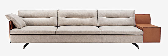 Создавая диван GranTorino для Poltrona Frau, Жан-Мари Массо вдохновлялся кожаными интерьерами салонов знаменитого Ford Gran Torino