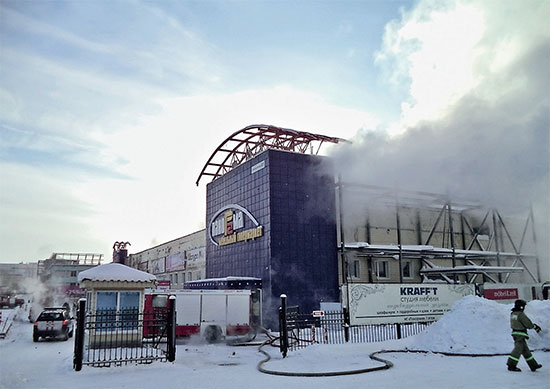 Пожар, уничтоживший в ночь с 4-го на 5-е января крупнейший мебельный центр Кузбасса, оставил без рабочих площадок около сотни торговых компаний