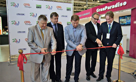 Международная мебельная b2b-выставка FIDexpo впервые прошла в Москве, в 75-м павильоне ВВЦ, с 12-го по 15 мая, параллельно с ZOW и «Технодрев Мебель»
