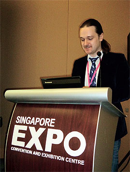 С 20-минутной презентацией на сингапурской ассамблее выступил Артём Васильев, редактор отдела информации «МБ».