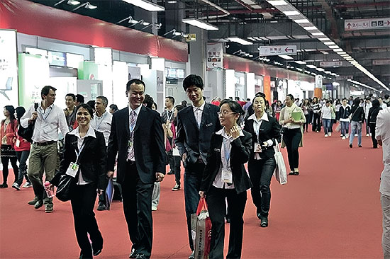 Китайская выставка CIFF продолжает удерживать пальму первенства среди азиатских мебельных выставок, лоббируя интересы местных производителей