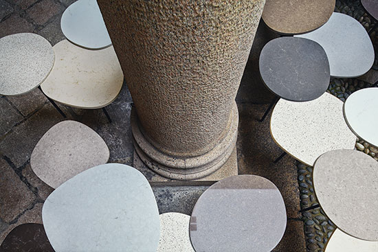 Компания Caesarstone — поставщик оригинальных кварцевых поверхностей, суперактуальных с точки зрения интерьерных трендов, — представила в дни Миланского мебельного салона две инсталляции. 