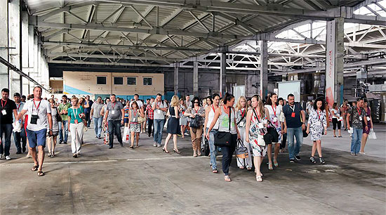 В июле в Саратове состоялся трёхдневный съезд дилеров фабрики «Мария», на который прибыло свыше 120 розничных операторов из 50-ти российских городов