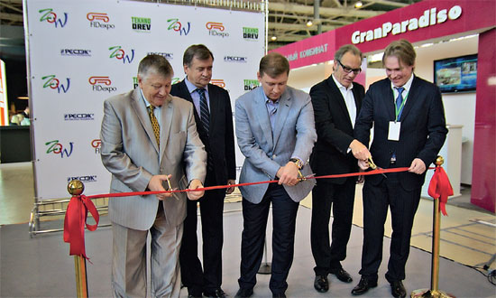 Международная мебельная b2b-выставка FIDexpo впервые прошла в Москве, в 75-м павильоне ВВЦ, с 12-го по 15 мая, параллельно с ZOW и «Технодрев Мебель»