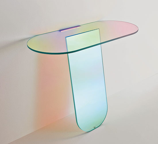 На Миланском мебельном салоне 2015  был представлен плод сотрудничества Патрисии Уркиолы и бренда Glas Italia — коллекция столов Shimmer.