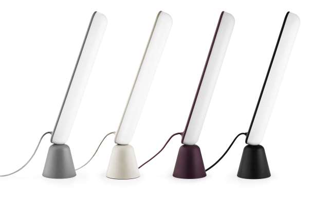 Специально для датского бренда французский дизайнер Марк Вено спроектировал инновационный светильник-трансформер на магнитных шарнирах. 