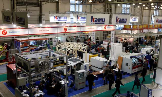 Woodex Moscow 2015 объединит более 400 участников из различных регионов России и стран мира. Новые образцы оборудования и инструмента будут представлены на стендах таких известных машиностроительных и станкоторговых компаний как «Ассоциация КАМИ», HOMAG, Michael Weinig AG, IEC Berlin GmbH, Hartmann Handelsgesellschaft GmbH, VOLLMER WERKE Maschinenfabrik GmbH, Siempelkamp Maschinen- und Anlagenbau GmbH, Dieffenbacher GmbH, Imawell GmbH,Wintersteiger, FELDER GROUP, Biesse, Angelo Cremona, Griggio, Koimpex, Freud, Stromab, «МДМ Техно», «Интервесп», BG Holztechnik, МС-ГРУП, «Оптторгсервис», «Негоциант», Henkel Russia, Coima, «Инструмент.Ру», Takayama Engineering.