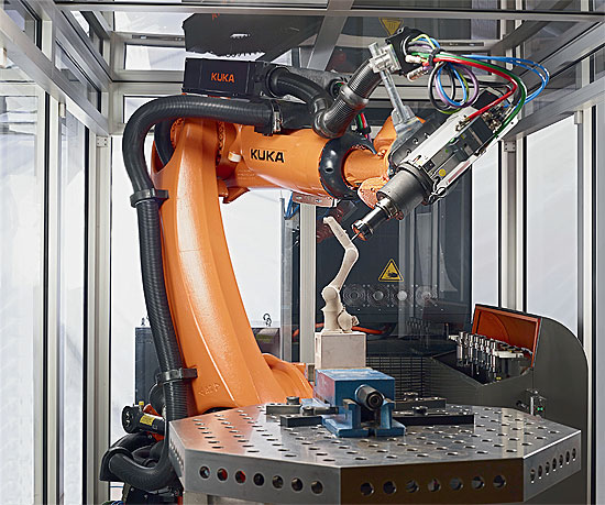 Немецкая компания KUKA, мировой лидер по производству роботов, с оптимизмом оценивает свои перспективы в нашей отрасли, даже несмотря на кризисные явления в России.