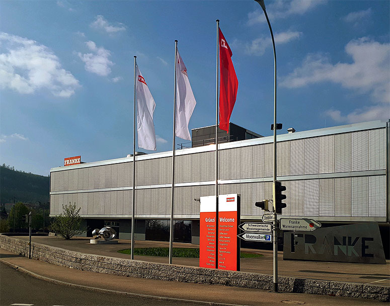 Журналисты из России впервые организованно посетили заводы Franke Group в Швейцарии и Германии. Особое внимание — новому логистическому комплексу Galileo, который строится в Бад-Зекингене.