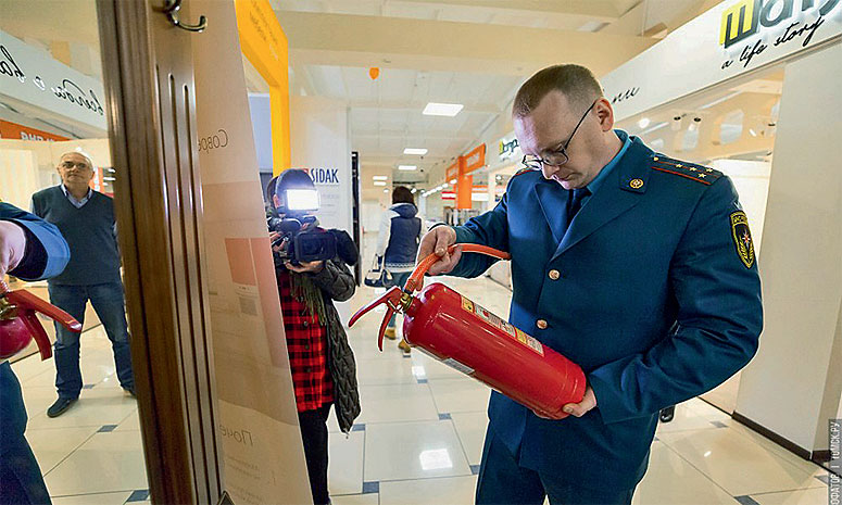 После массовых проверок МЧС в стране были закрыты десятки мебельных центров. После массовых проверок МЧС в стране были закрыты десятки мебельных центров.