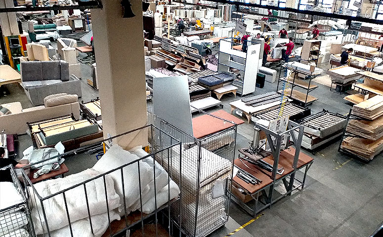 Мебельная фабрика «КожПромМебель», выпускающая и реализующая свою продукцию под торговой маркой Home Collеction, ищет новые варианты позиционирования. 