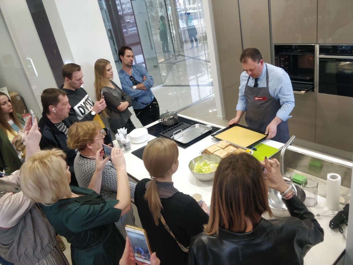 Официальному открытию площадки предшествовало интерактивное шоу.